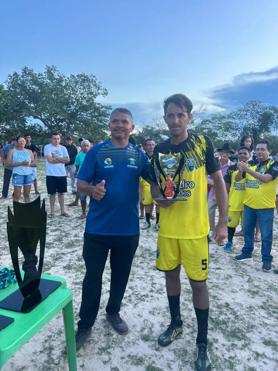 Foto 8 – Contente derrota Arraial e levanta a Taça do Campeonato da Comunidade