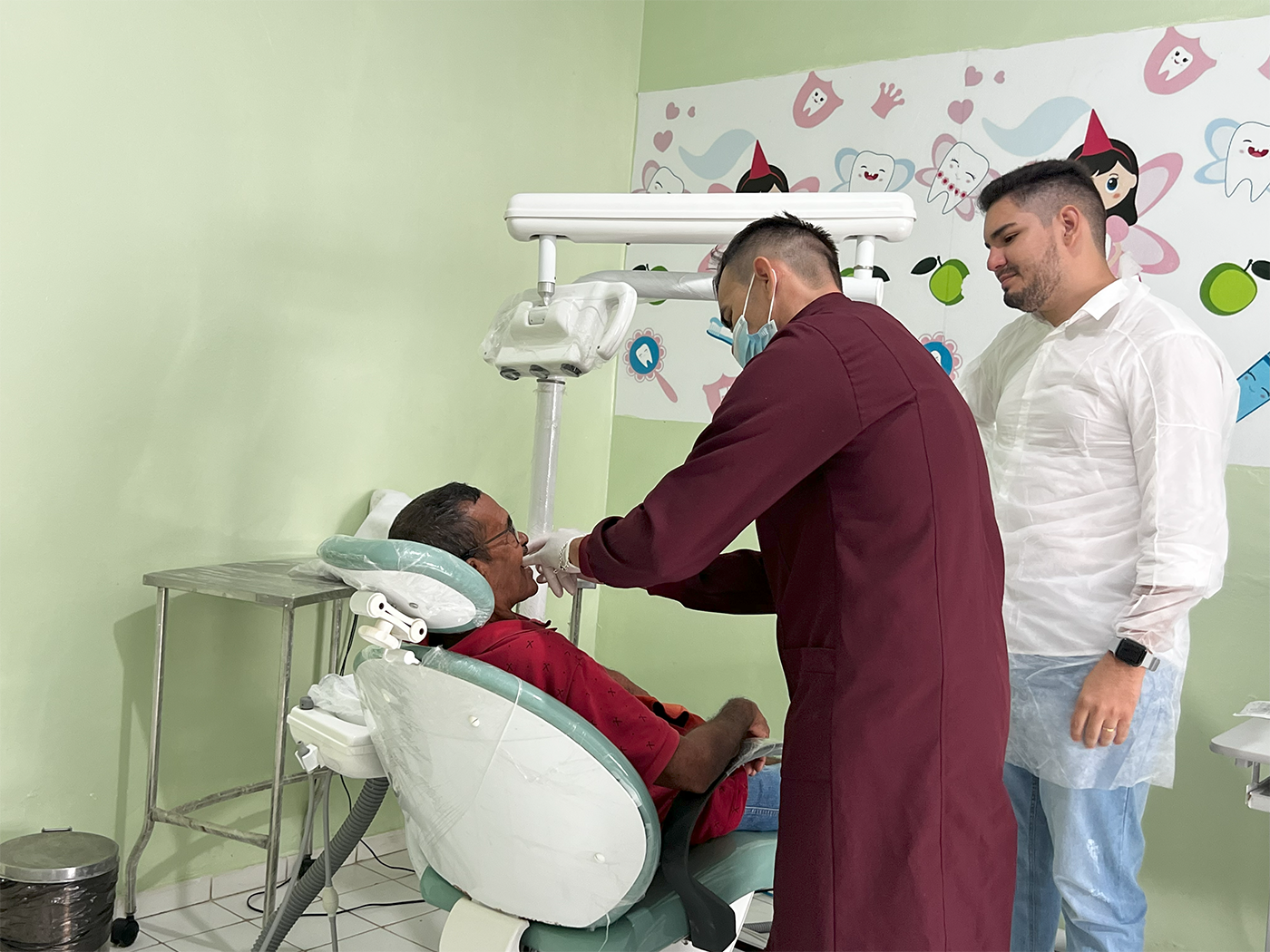 Foto 3 – Próteses dentárias são ofertadas gratuitamente pela Secretaria Municipal de Saúde de Beneditinos
